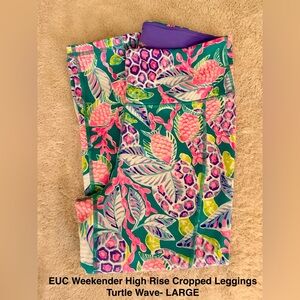 EUC Weekender High Rise Cropped Leggings
Turtle Wave- LARGE